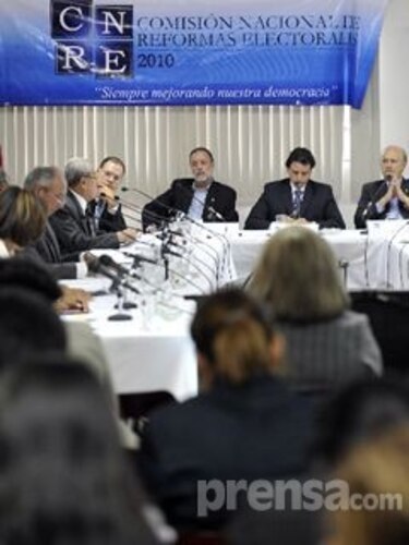 CNRE define la libre postulación presidencial