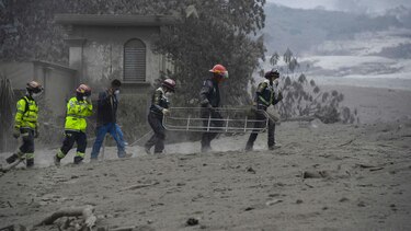 Desolación en poblado guatemalteco arrasado por la furia de un volcán