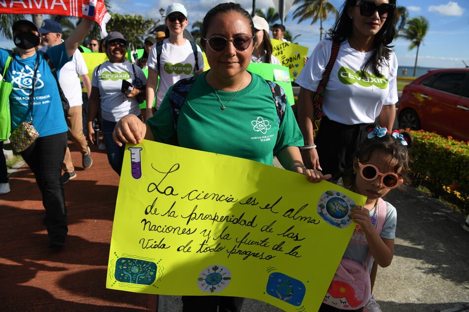 Recorte de $21.3 millones a Senacyt: la ciencia panameña pierde fuerza en 2026