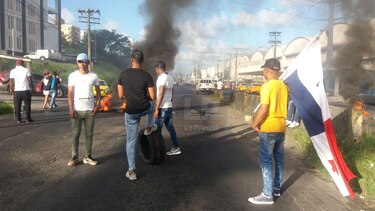 Gobierno se reunirá con dirigentes de Colón tras violentas protestas