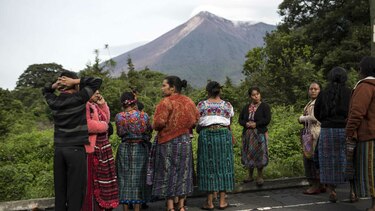 Suspenden búsqueda de desaparecidos en Guatemala tras erupción volcánica