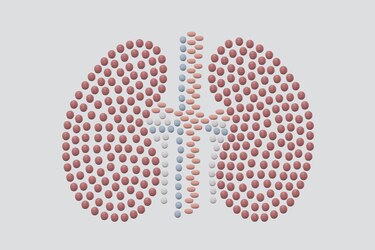 La inspiradora historia de la mujer que tiene un récord de supervivencia de 40 años tras recibir un doble trasplante de corazón y pulmón