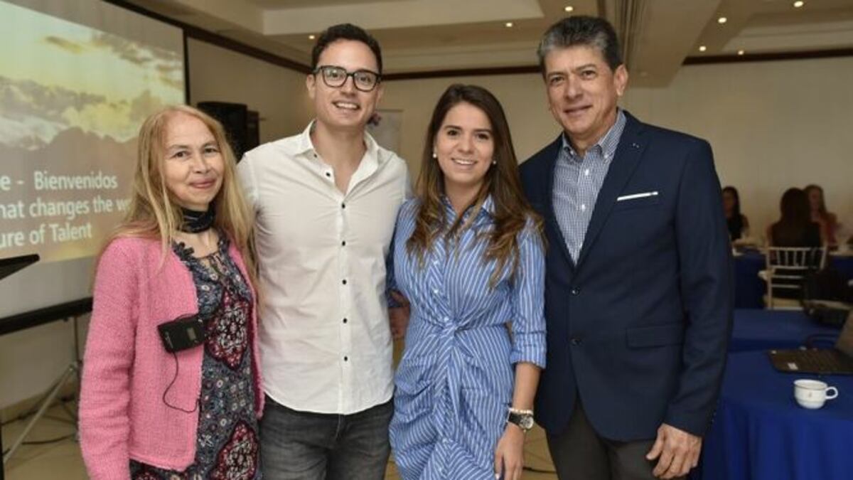 Adriana DaCosta H., Borja Castelar, Paola Fernándes y Miguel Álvarez