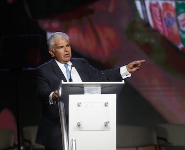 Mulino cierra campaña presidencial con Martinelli de protagonista