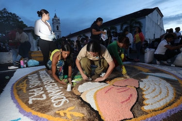 Alfombras, incienso y danzas: así se vive el Corpus Christi