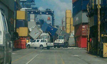 Reportan la caída de contenedores en el puerto de Balboa