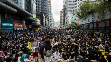 Pekín advierte a los manifestantes de Hong Kong del 'inmenso poder' de China