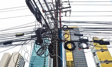 Asep avala retirada de cables áereos
