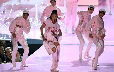 Beyoncé, Nicki Minaj y gimnastas olímpicas, reinas de la alfombra roja de los premios MTV