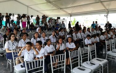 Vicepresidente estadounidense Mike Pence visita las esclusas de Cocolí