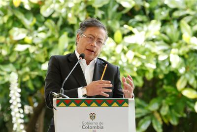 Petro elimina prima especial de casi 3,700 dólares mensuales a congresistas de Colombia