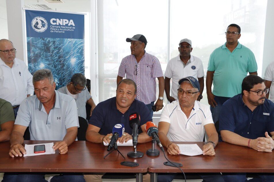 Tira y jala por la pesca de arrastre; pesqueros e industriales responden al decreto del MIDA