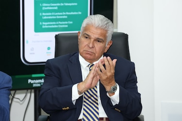 La conferencia que no volvió: Mulino reemplaza las preguntas por inauguraciones