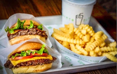 La cadena estadounidense Shake Shack anuncia expansión en Panamá con 12 restaurantes, el primero abrirá en 2026