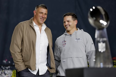 Mike Vrabel, el alumno de Belichick quiere ser maestro