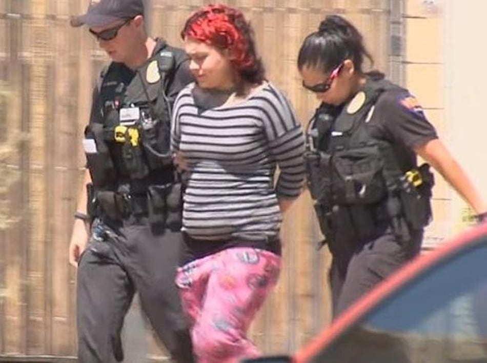 Madre ahoga a sus dos hijos gemelos en Arizona