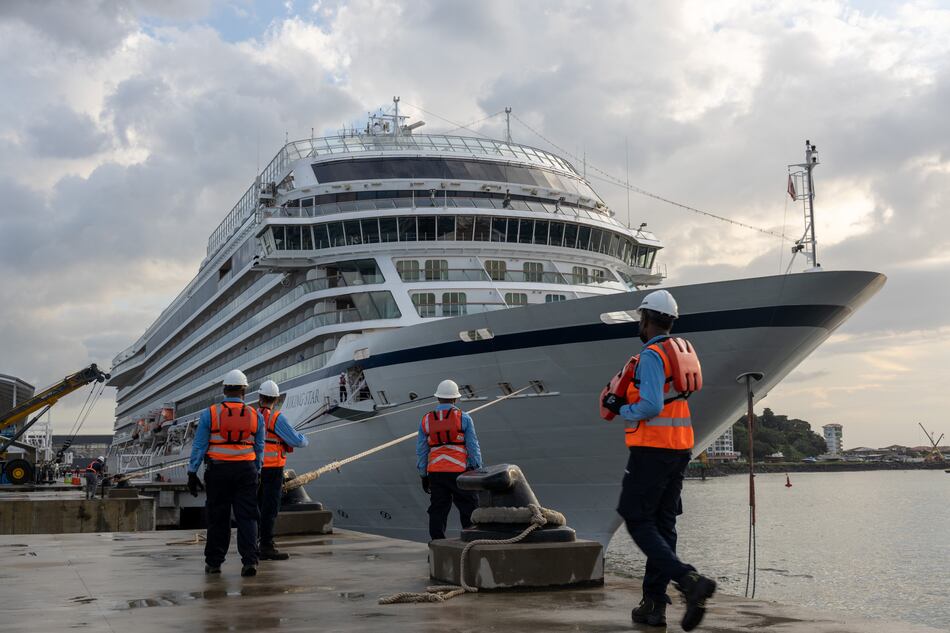 Crucero hace primer atraque en puerto de Amador