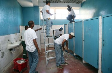 Planteles, en franco deterioro