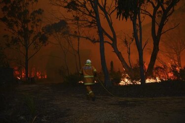 Los incendios forestales en el sur de Australia queman al menos 34 viviendas