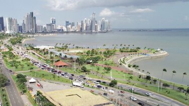 En víspera de Carnaval, Fábrega hará consulta pública sobre playa