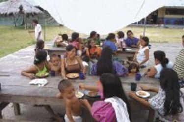 Más de 800 desplazados piden se les considere refugiados