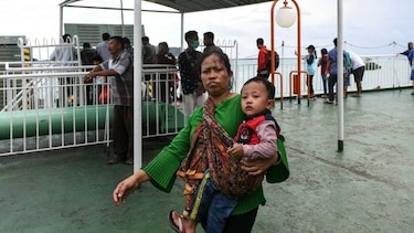 El tsunami 'se lo llevó todo', relata un superviviente del horror en Indonesia