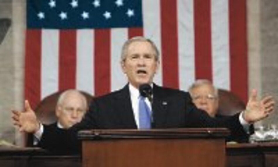 Bush sale de gira para promover política exterior y agenda interior