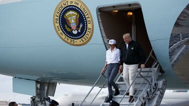 Avión de Melania Trump da media vuelta por incidente mecánico