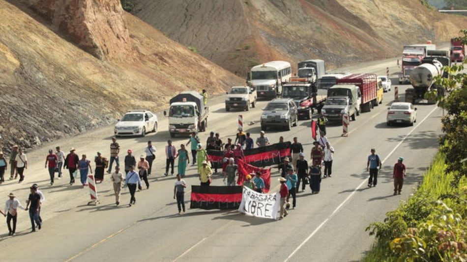Carrera logra que reabran la Interamericana; dan plazo hasta mañana a Varela