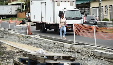 Residentes de Paraíso en San Miguelito siguen a la espera de que se culmine proyecto de aceras