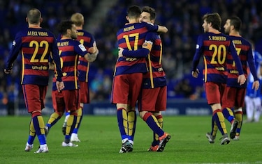 Barcelona golea 6-0 al Athletic con triplete de Suárez