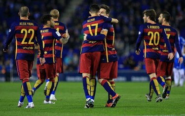 Barcelona golea 6-0 al Athletic con triplete de Suárez