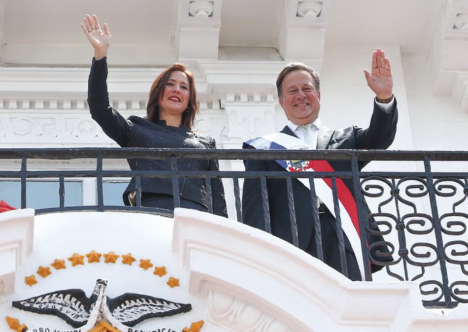 Dos gobiernos, una legación