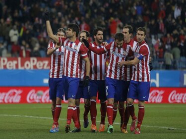 Atlético gana a base de esfuerzo y cierra 2013 como líder