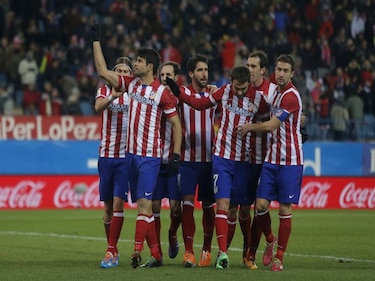 Atlético gana a base de esfuerzo y cierra 2013 como líder