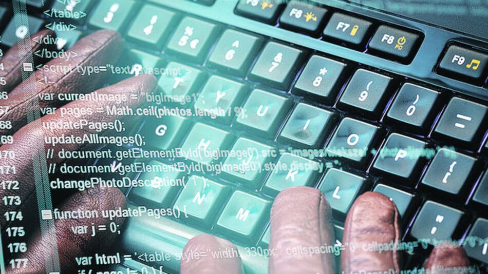 Bancos piden cautela tras ciberataque