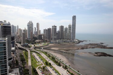 Déficit de ingresos alcanza 779 millones de dólares, recaudación cayó en agosto