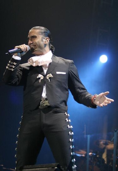 Alejandro Fernández lanzará en agosto su álbum de clásicos latinoamericanos