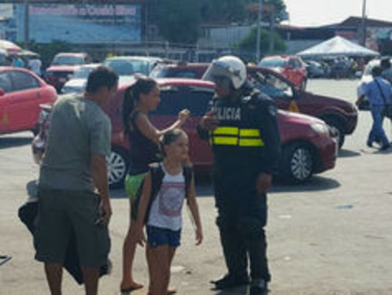 Migrantes abarrotan el sector de Paso Canoas