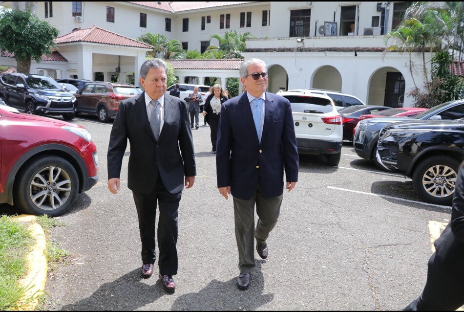 Boyd Galindo asume el cargo de ministro de Salud con proyectos y deudas pendientes