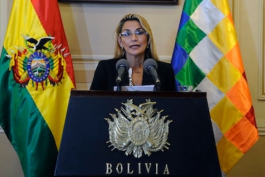 Expresidenta de Bolivia ‘obligada’ a seguir juicio ‘en estado de adormecimiento’, denuncia su familia
