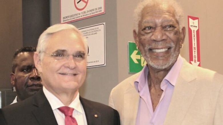 Inauguran sala de cine con documental sobre el Canal