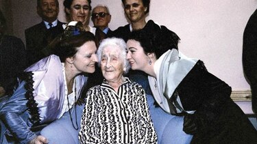 Cuestionan edad de la decana de la humanidad