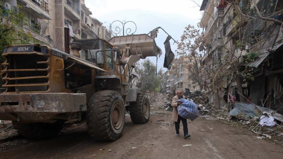 Miles de personas esperan la reanudación de las evacuaciones en Siria