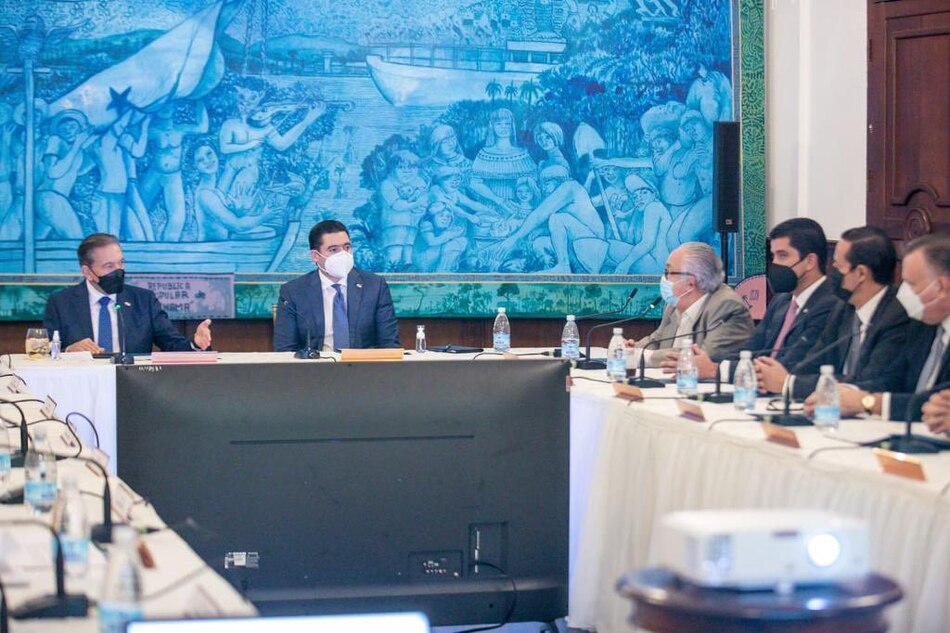 Cortizo recibe las 43 propuestas consensuadas de la Comisión para la Reactivación Económica del país