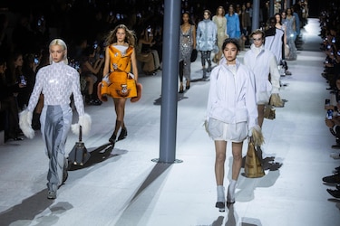 Un Louis Vuitton introspectivo cierra la Semana de la Moda parisina