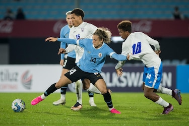 Cuatro futbolistas de Cuba dejan la concentración tras el primer partido en la Copa Oro