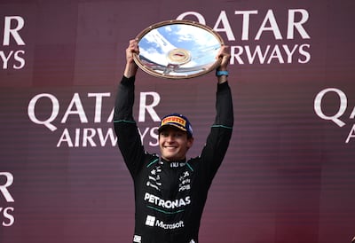 Russell desinfla la ‘rebeldía’ de Ferrari; Sainz acaba 15º y Alonso abandona