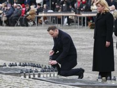 Conmemoran aniversario de liberación de Auschwitz