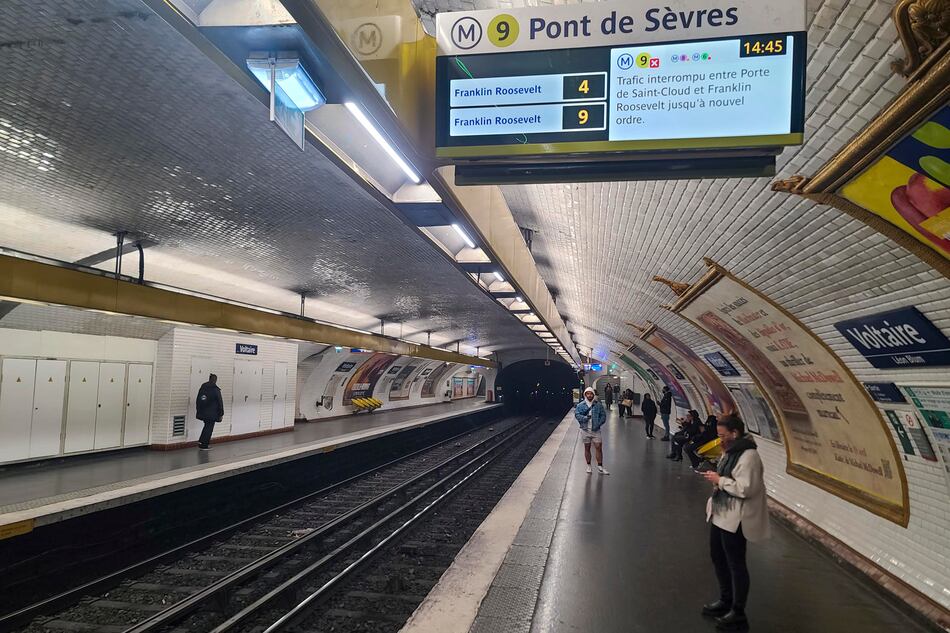 Prolongan la detención del hombre que entró en el consulado iraní de París